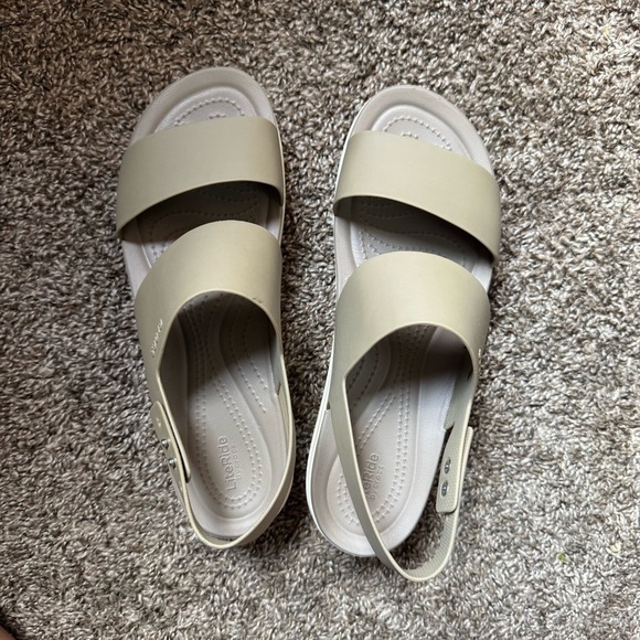 Crocs Women's Brooklyn Low Wedge size 11 - Picture 10 of 10